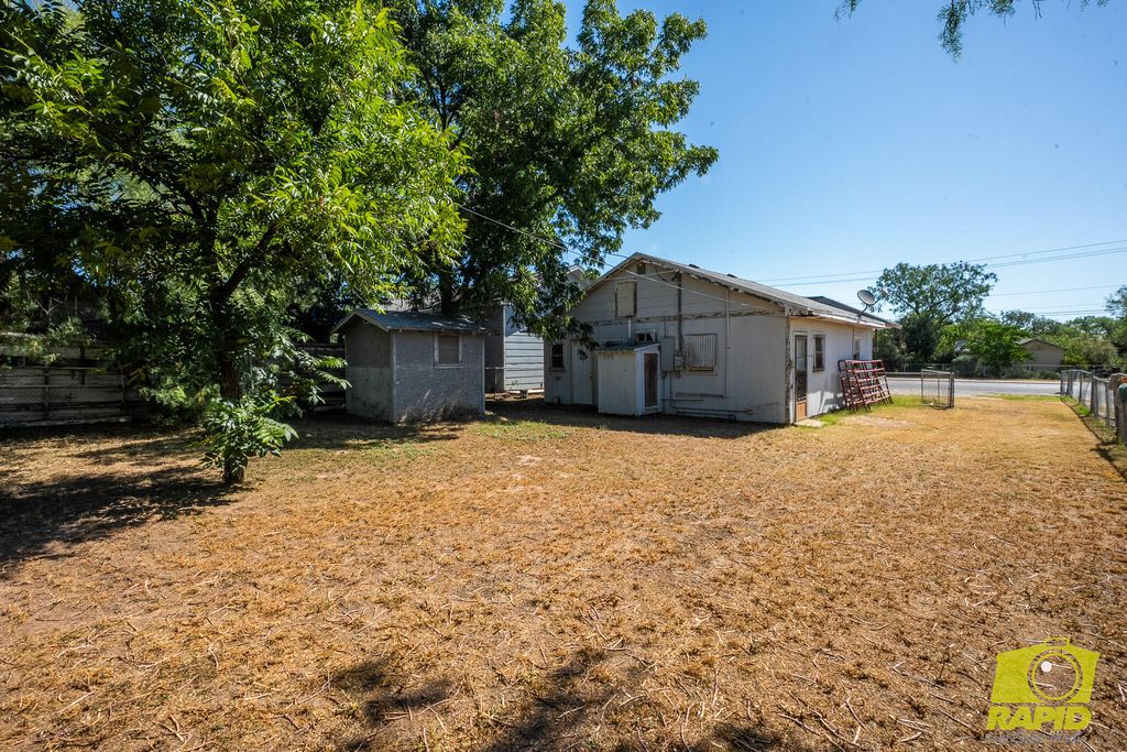 Image 19 of property listing at 1905 Ben Ficklin Road, San Angelo, TX 76903