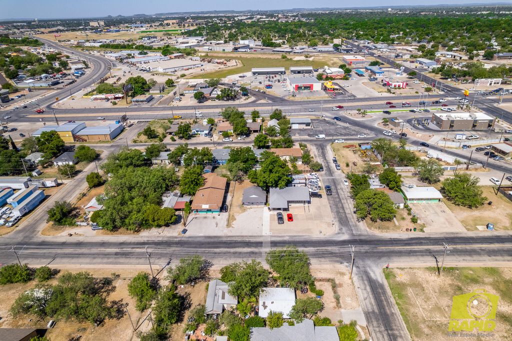 Image 21 of property listing at 1905 Ben Ficklin Road, San Angelo, TX 76903