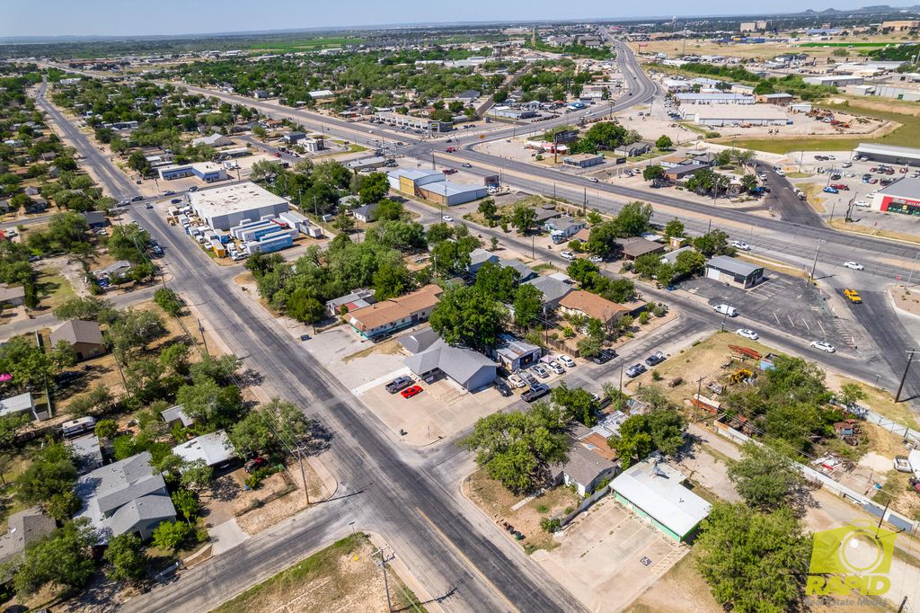 Image 22 of property listing at 1905 Ben Ficklin Road, San Angelo, TX 76903