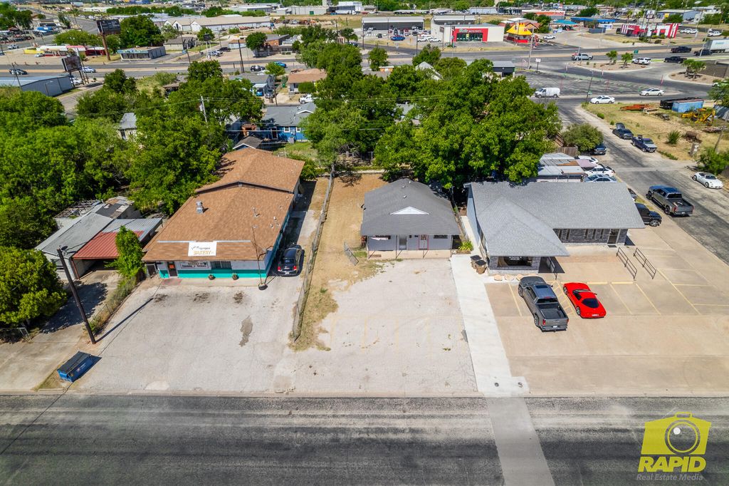 Image 29 of property listing at 1905 Ben Ficklin Road, San Angelo, TX 76903