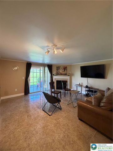 222 North Oak Street, Freemansburg Boro, PA 18017