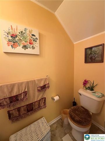 222 North Oak Street, Freemansburg Boro, PA 18017