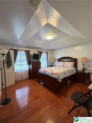222 North Oak Street, Freemansburg Boro, PA 18017