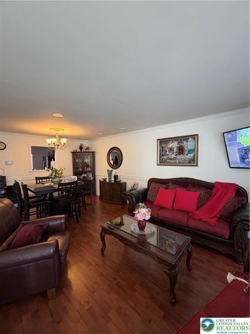 222 North Oak Street, Freemansburg Boro, PA 18017