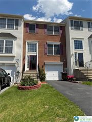 222 North Oak Street, Freemansburg Boro, PA 18017