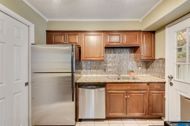4930 N Hall Street B, Dallas, TX 75235