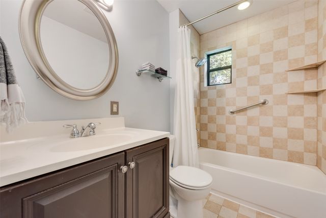4930 N Hall Street B, Dallas, TX 75235