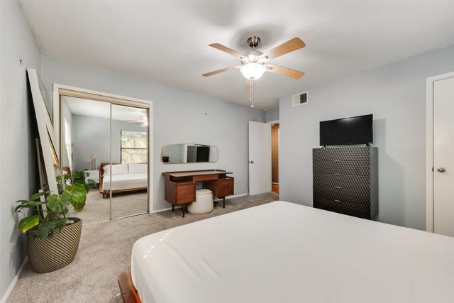 4930 N Hall Street B, Dallas, TX 75235