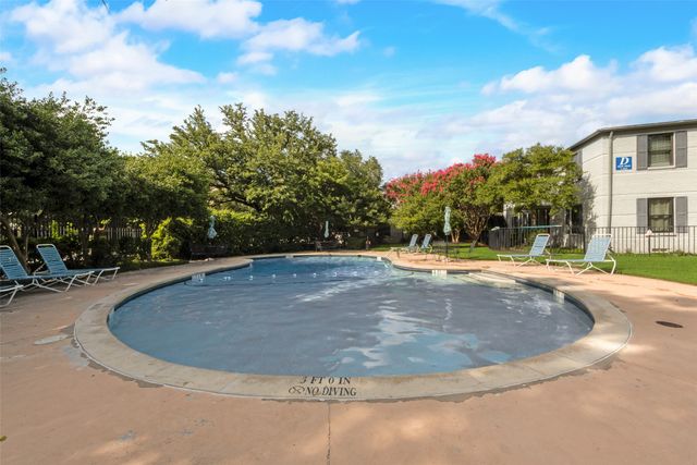 4930 N Hall Street B, Dallas, TX 75235