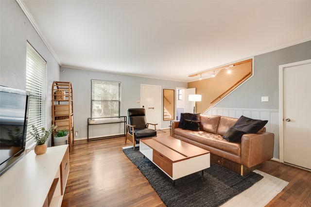 4930 N Hall Street B, Dallas, TX 75235