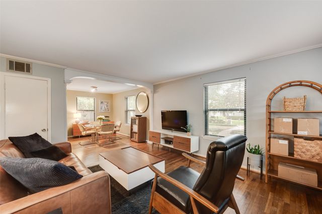4930 N Hall Street B, Dallas, TX 75235