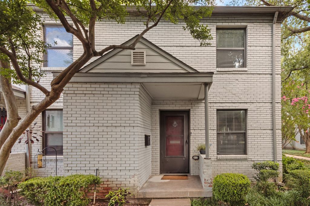 4930 N Hall Street B, Dallas, TX 75235