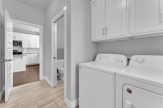 2001 S Florida Way, Fayetteville, AR 72701