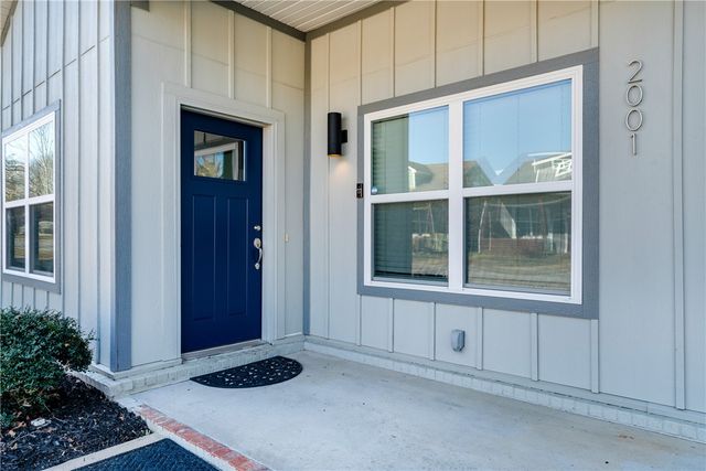 2001 S Florida Way, Fayetteville, AR 72701