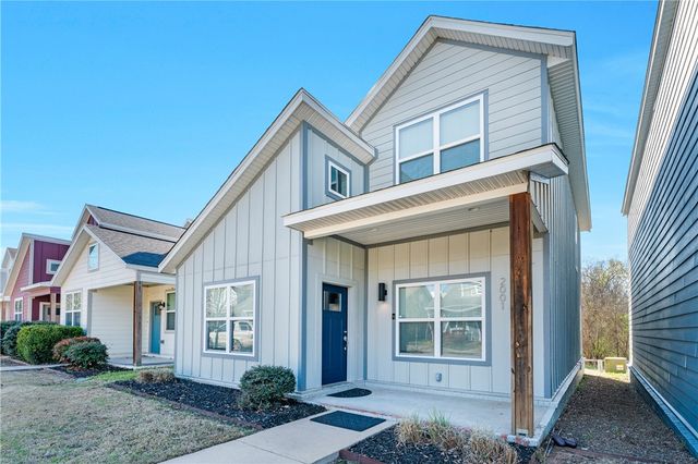 2001 S Florida Way, Fayetteville, AR 72701