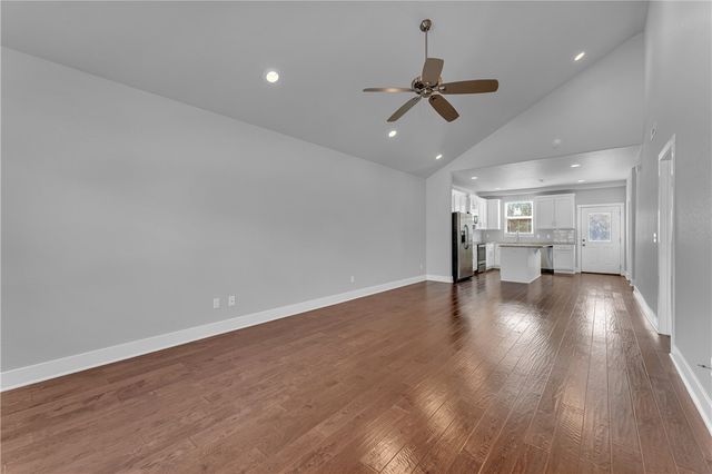 2001 S Florida Way, Fayetteville, AR 72701