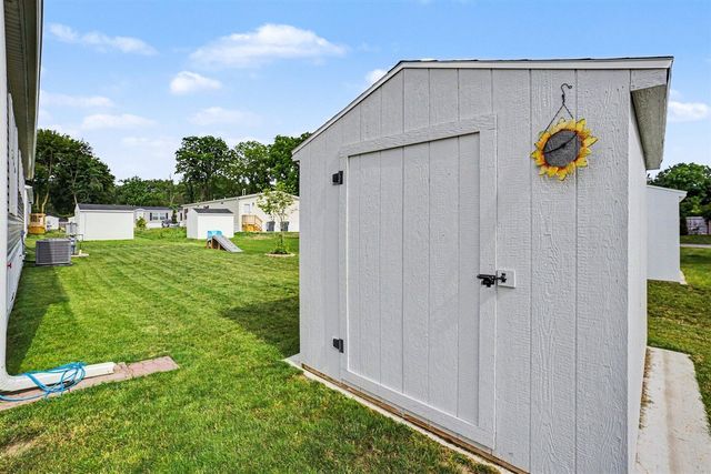 6420 Suffield Lane, Kalamazoo, MI 49009
