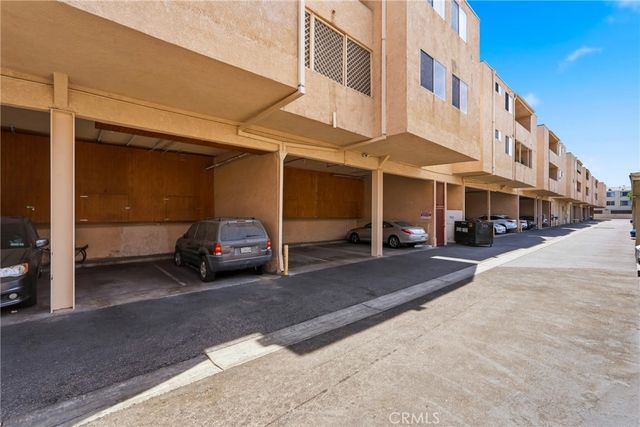 5429 Newcastle 303, Encino, CA 91316