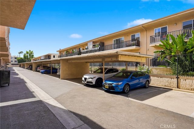 5429 Newcastle 303, Encino, CA 91316