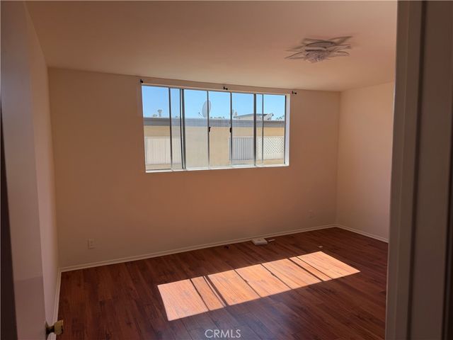 5429 Newcastle 303, Encino, CA 91316
