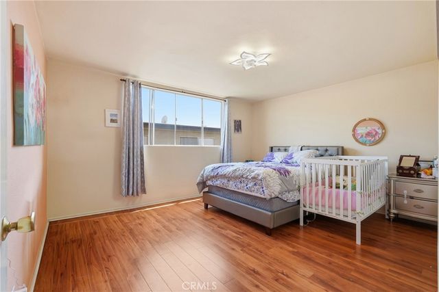 5429 Newcastle 303, Encino, CA 91316