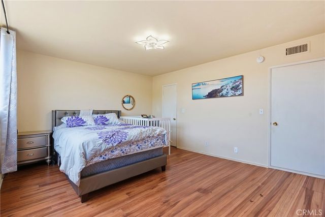 5429 Newcastle 303, Encino, CA 91316