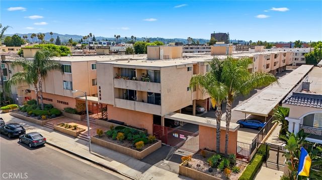5429 Newcastle 303, Encino, CA 91316