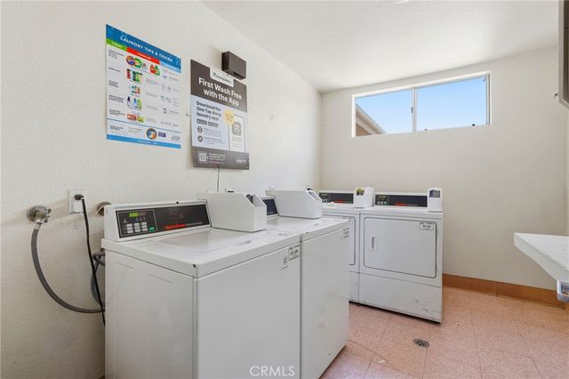 5429 Newcastle 303, Encino, CA 91316