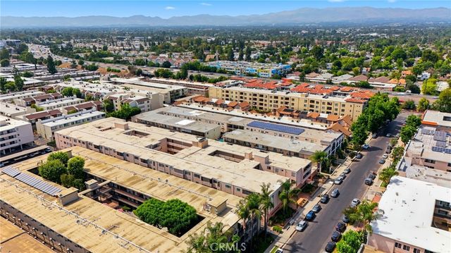 5429 Newcastle 303, Encino, CA 91316