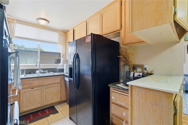 5429 Newcastle 303, Encino, CA 91316