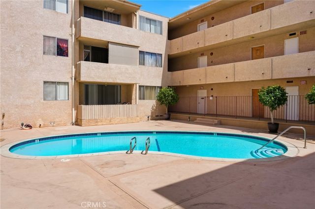 5429 Newcastle 303, Encino, CA 91316