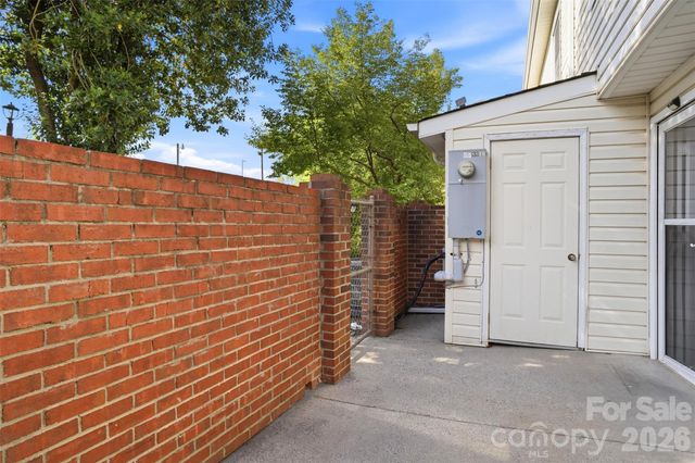 8846 Hunter Ridge Drive, Charlotte, NC 28226