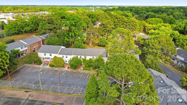 8846 Hunter Ridge Drive, Charlotte, NC 28226