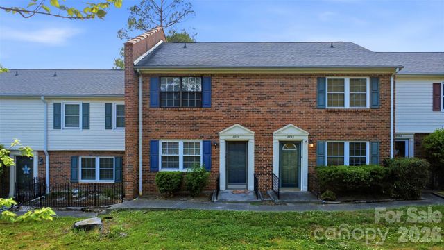 8846 Hunter Ridge Drive, Charlotte, NC 28226