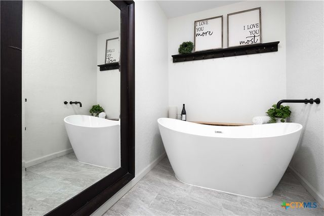 519 Eden Ranch Drive, Canyon Lake, TX 78133