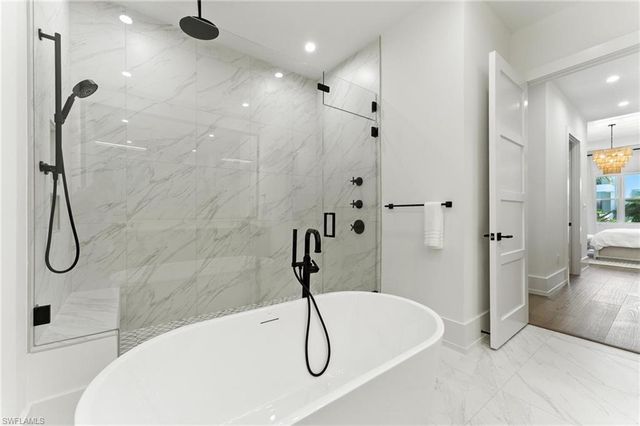 201 8th ST S 208, Naples, FL 34102