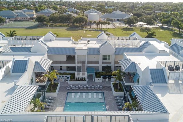 201 8th ST S 208, Naples, FL 34102