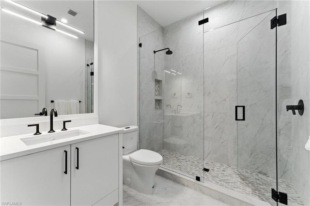 201 8th ST S 208, Naples, FL 34102