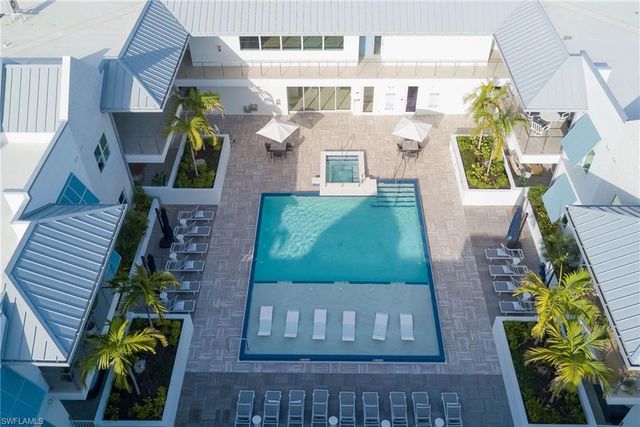 201 8th ST S 208, Naples, FL 34102