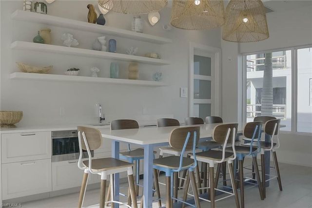 201 8th ST S 208, Naples, FL 34102
