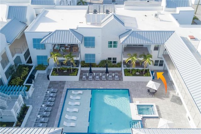 201 8th ST S 208, Naples, FL 34102