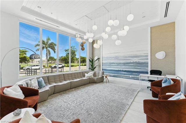 201 8th ST S 208, Naples, FL 34102