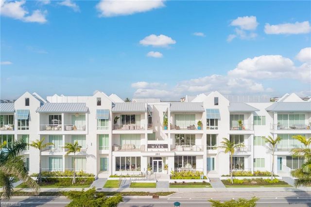201 8th ST S 208, Naples, FL 34102