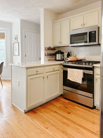 555 Main St 9, Woburn, MA 01801