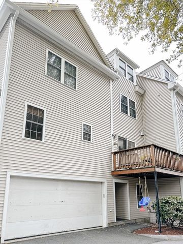 555 Main St 9, Woburn, MA 01801