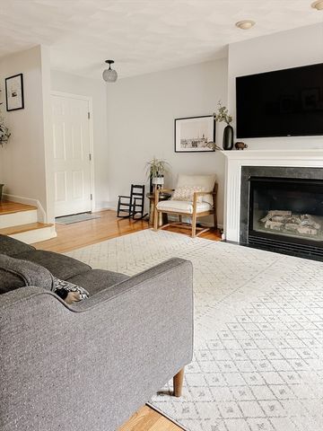 555 Main St 9, Woburn, MA 01801