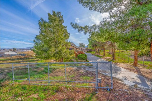 11815 Ivy, Hesperia, CA 92345