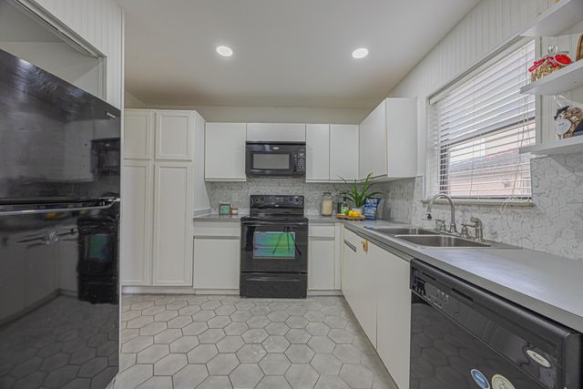 3625 Inverrary Boulevard W, Lauderhill, FL 33319