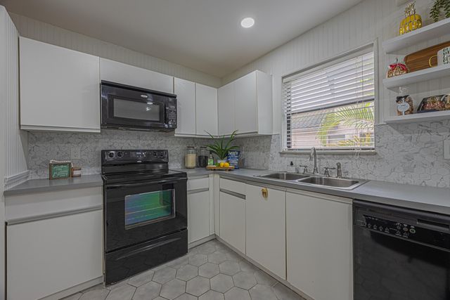 3625 Inverrary Boulevard W, Lauderhill, FL 33319