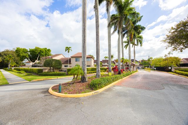 3625 Inverrary Boulevard W, Lauderhill, FL 33319